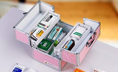 河北同仁医学院告诉你家庭常备药箱和工具有哪些？