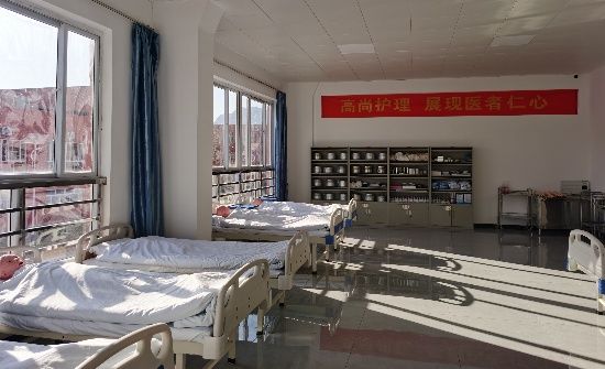 河北同仁医学院卧龙校区护理实训室 图2