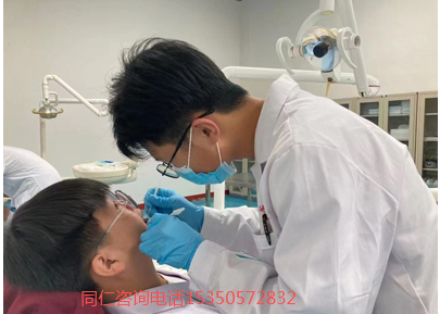 河北同仁医学中等专业学校口腔修复工艺专业实训课.png