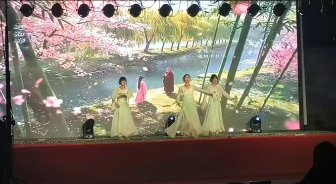 河北同仁医学中等专业学校卧龙校区01迎新晚会现场.jpg