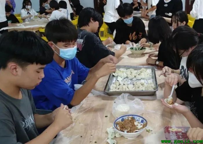 情暖校园 饺香飘溢｜河北同仁医学包饺子活动